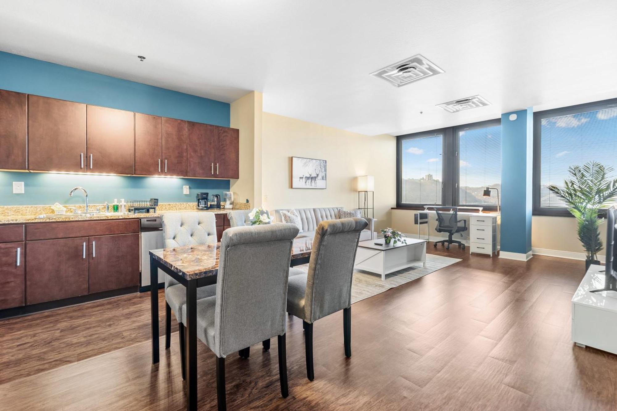 Luxury High Rise 1Bd River Views Downtown Pittsburgh Exterior photo